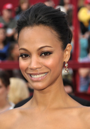 Best Oscars 2010 Hairstyles and Beauty Trends zoe saldana oscars 2010 beauty Best Oscars 2010 Hairstyles and Beauty Trends