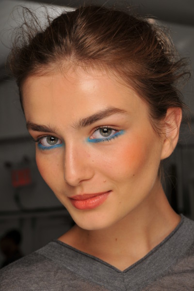 natural makeup tips for blue eyes