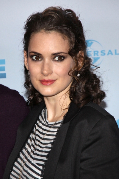 Winona Ryder (400x600) Winona Ryder (400x600)