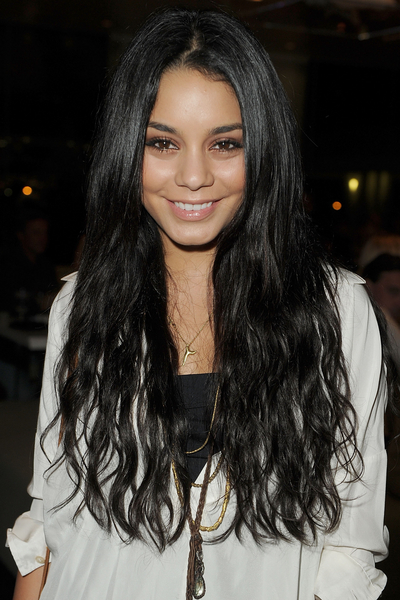 Vanessa_Hudgens_Candies_fashion.jpg (400x600) Vanessa_Hudgens_Candies_fashion.jpg (400x600)