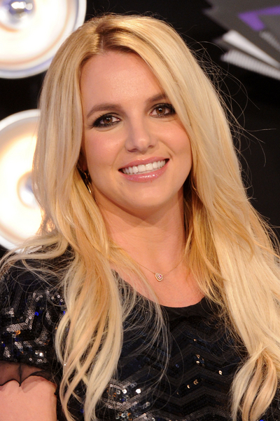 Britney Spears Spills On Her Beauty Icon! | StyleCaster