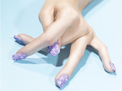 Sally_Singer_Nails.png (Wide)