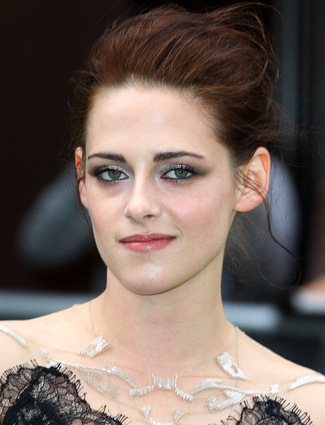 Clair-Obscur with Kristen Stewart – CHANEL Makeup Tutorials 