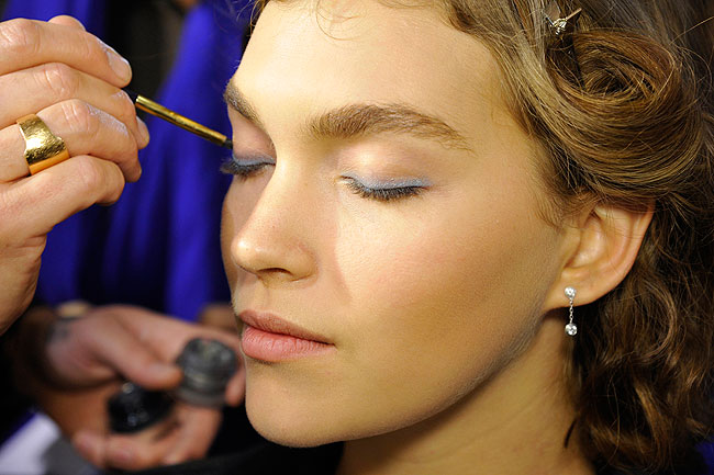 anthony-vaccarello-spring-2013-makeup-backstage Blue eye makeup at Paris Fashion Week spring 2013