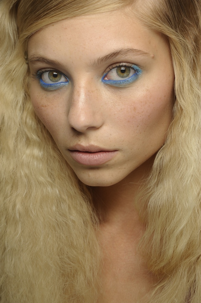 moschino-cheap-chic Moschino Cheap Chic Blue Eyeliner