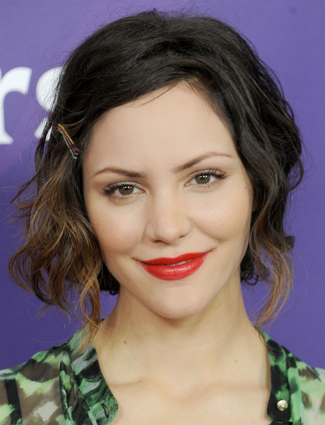 Two Easy, 10-Second Hair Ideas for Weekday Mornings | StyleCaster Two Easy, 10-Second Hair Ideas for Weekday Mornings | StyleCaster