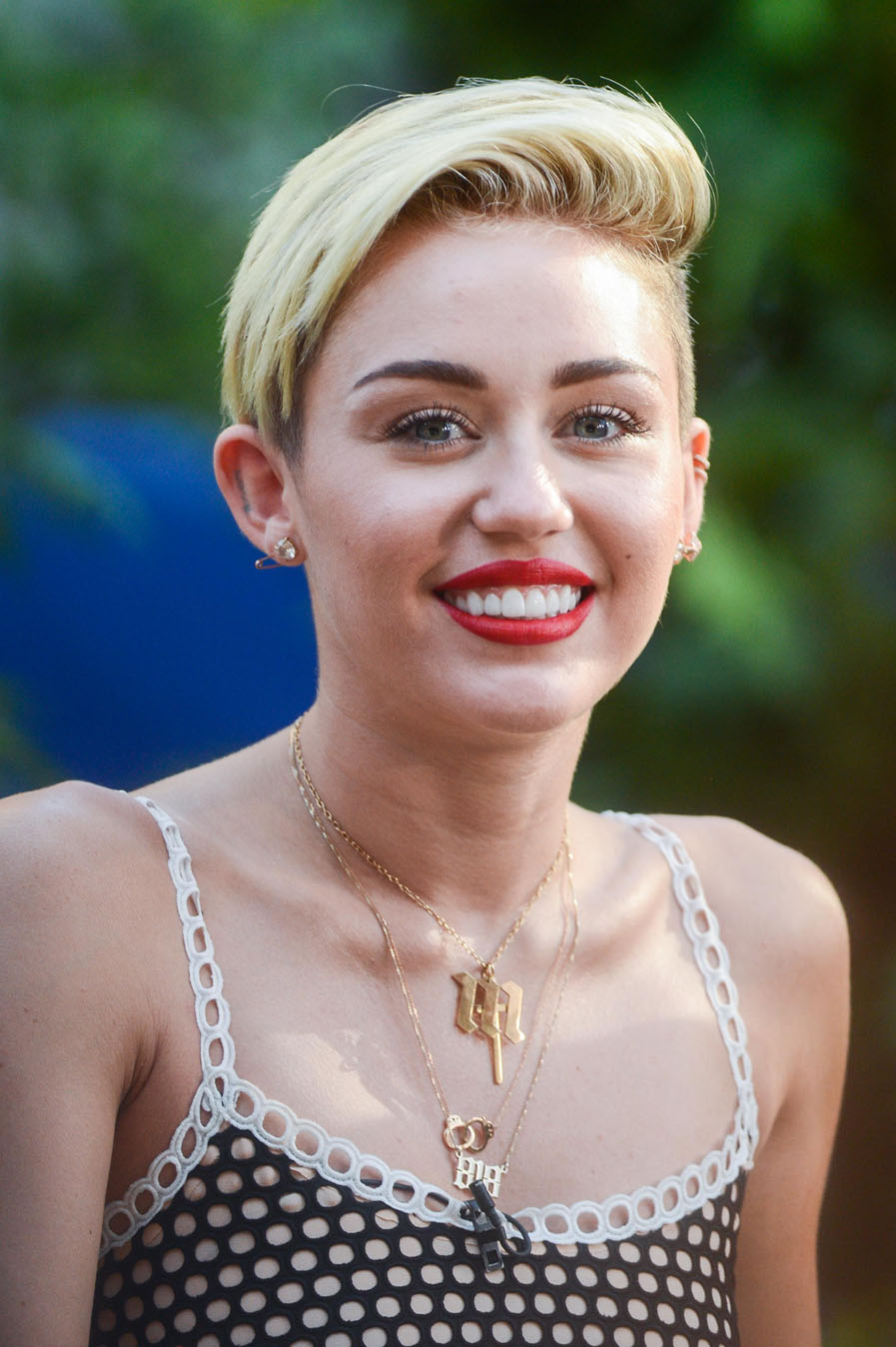 Miley Cyrus Ditches Her Platinum Blond Hair for Brunette Look