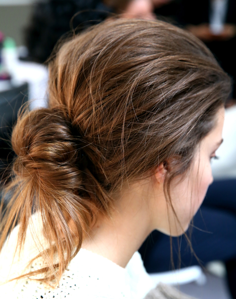 Hairstyles for greasy hair: 12 ways to hide oily roots