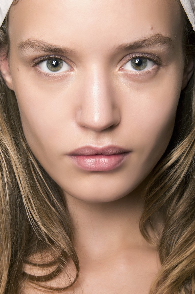 6 Face Mists to Revitalize Sad Winter Skin | StyleCaster