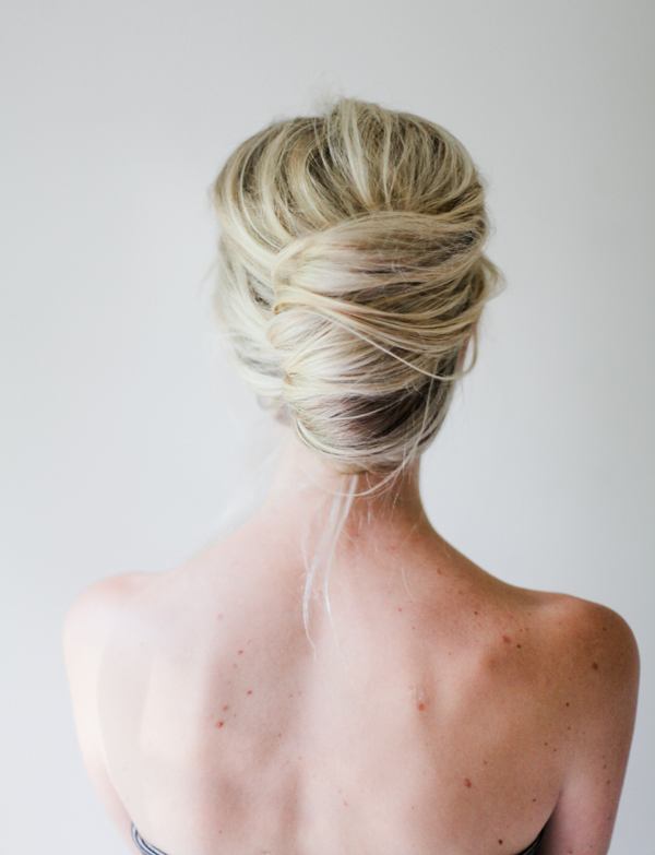 3 Cool Short Wedding Hairstyles (& how to recreate them!) | David's Bridal  Blog