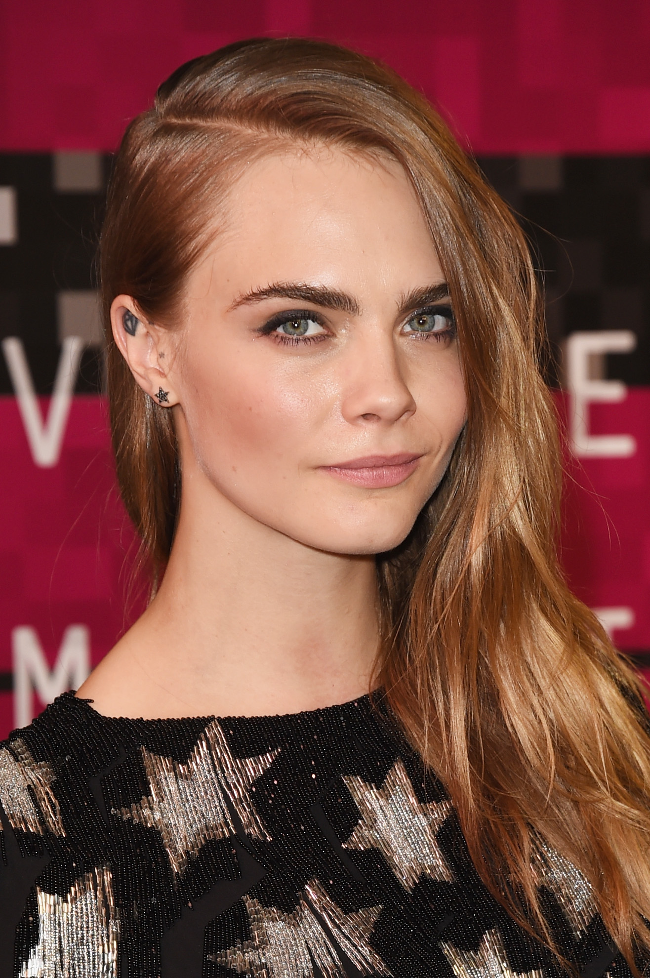 Product Spotlight Get Cara Delevingne s VMAs Eyeliner For 10 