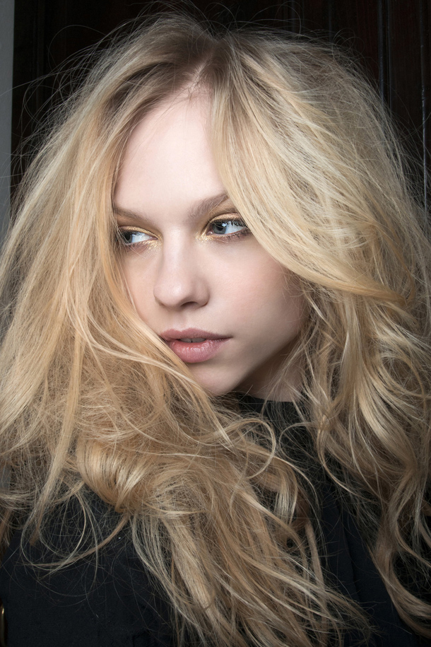 How to Detangle Your Hair Without Damaging It | StyleCaster