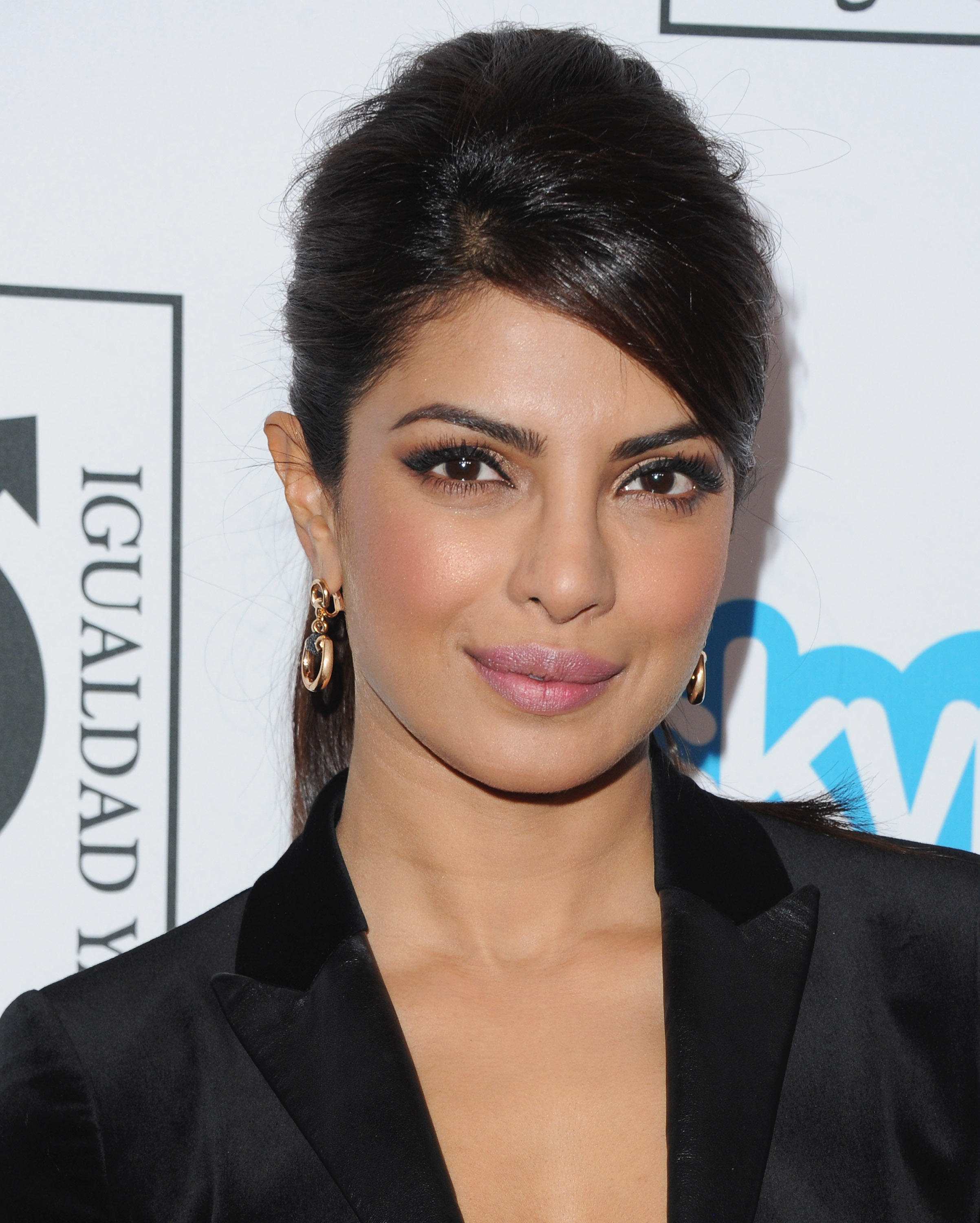 Beauty Inspiration: Priyanka Chopra | StyleCaster