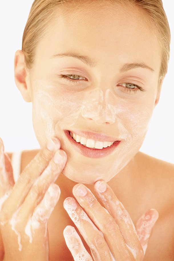 5 Weird Things That Might Actually Be Causing Your Acne acne causes 5 Weird Things That Might Actually Be Causing Your Acne