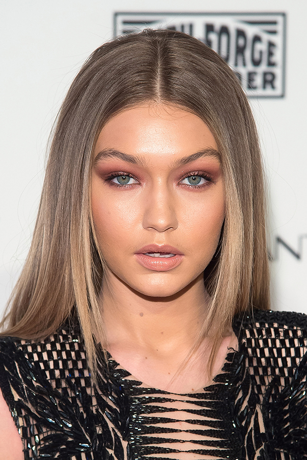 gigi hadid pink lipstick